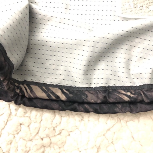 Maternity swim top with adjustable straps - Picture 9 of 15